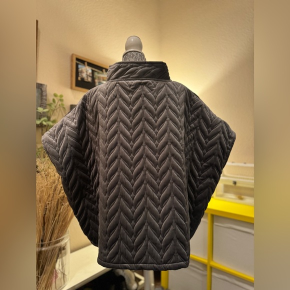 World Market Lounge Gray Quilted Velvet Oversized Big Pocket Poncho Size S/M - Picture 6 of 8
